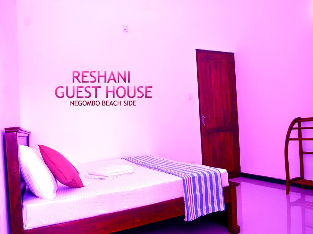 Reshani Guest House Negombo Bagian luar foto