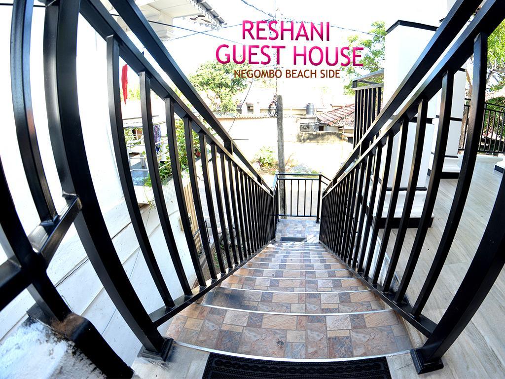 Reshani Guest House Negombo Bagian luar foto