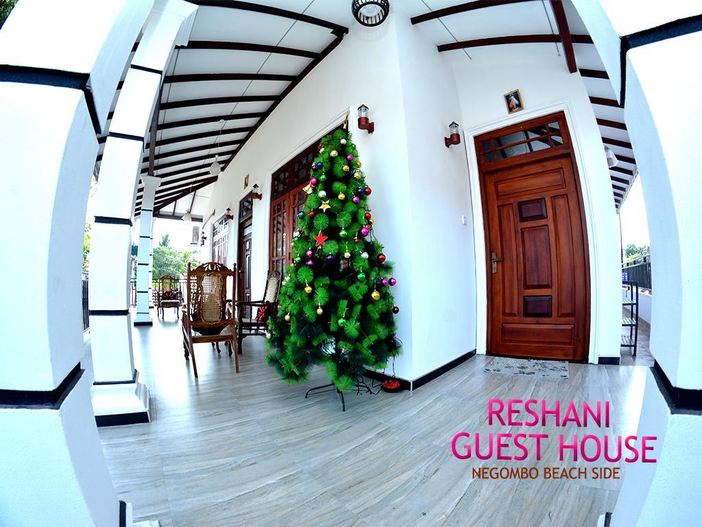 Reshani Guest House Negombo Bagian luar foto