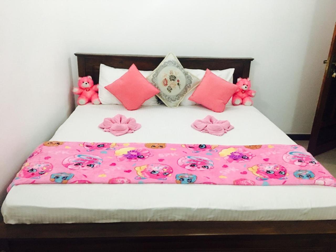 Reshani Guest House Negombo Bagian luar foto