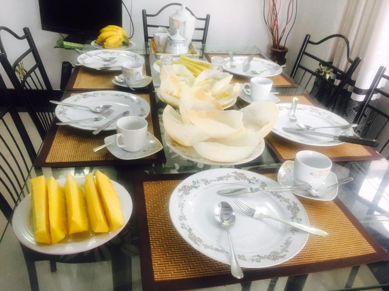 Reshani Guest House Negombo Bagian luar foto