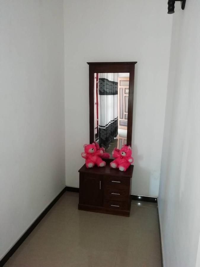 Reshani Guest House Negombo Bagian luar foto