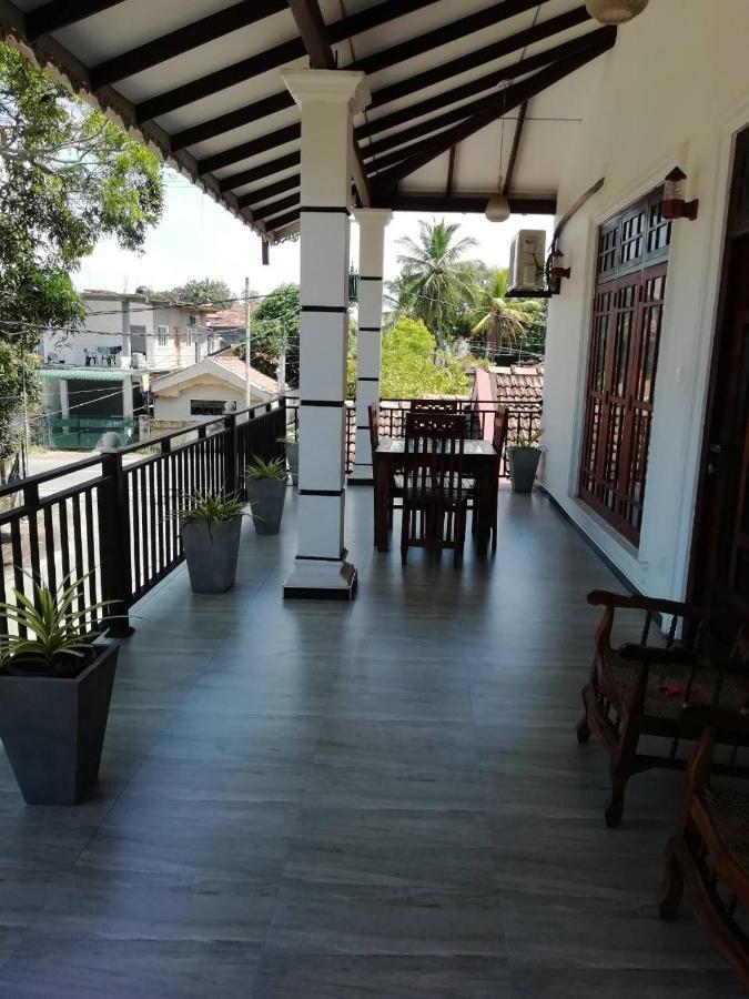Reshani Guest House Negombo Bagian luar foto