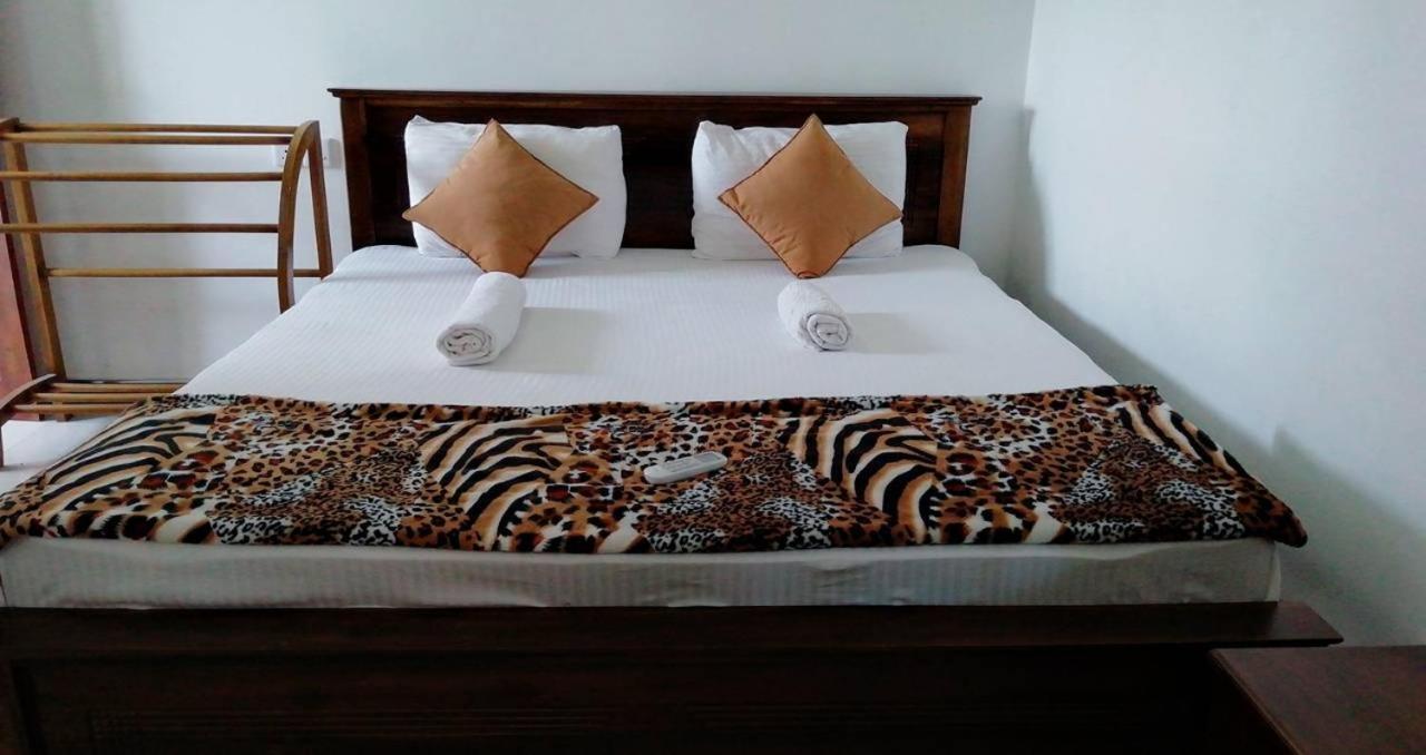 Reshani Guest House Negombo Bagian luar foto