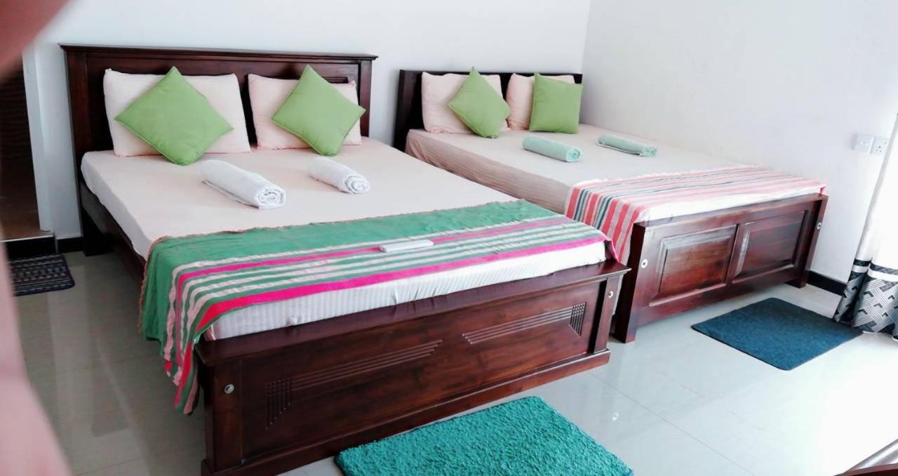 Reshani Guest House Negombo Bagian luar foto