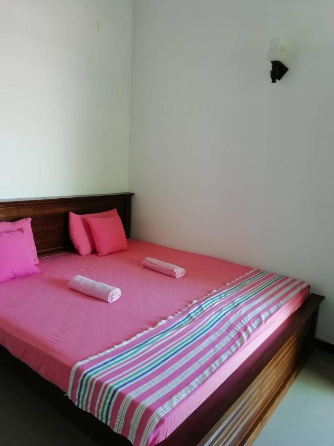Reshani Guest House Negombo Bagian luar foto